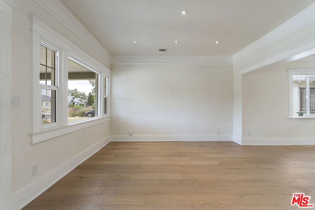 1828 W 41st Place - Photo 18