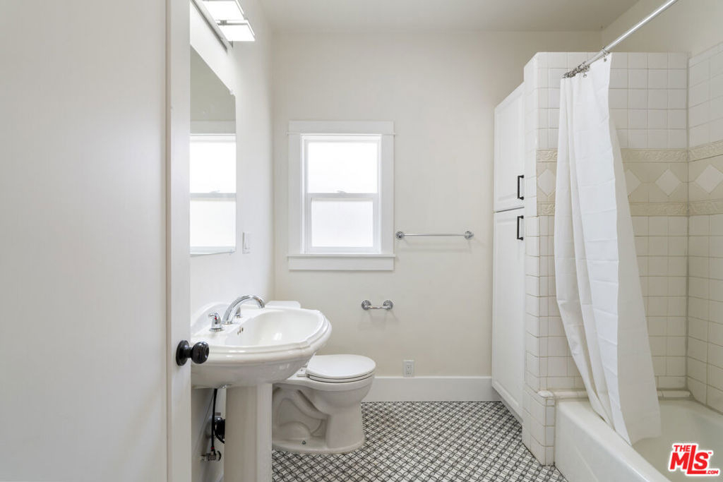 1828 W 41st Place - Photo 22