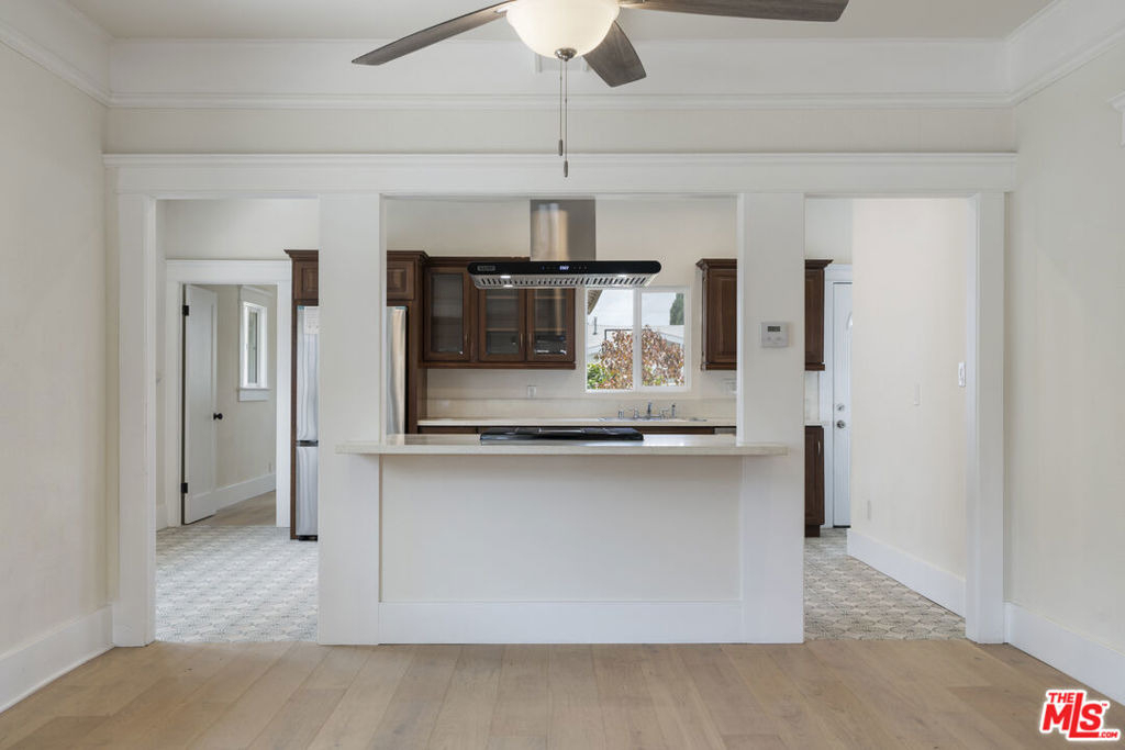 1828 W 41st Place - Photo 8