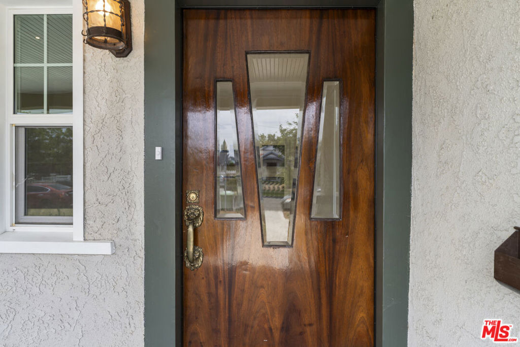 1828 W 41st Place - Photo 6