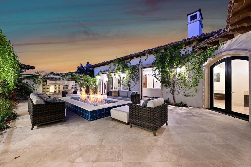 7031 Las Colinas - Photo 2
