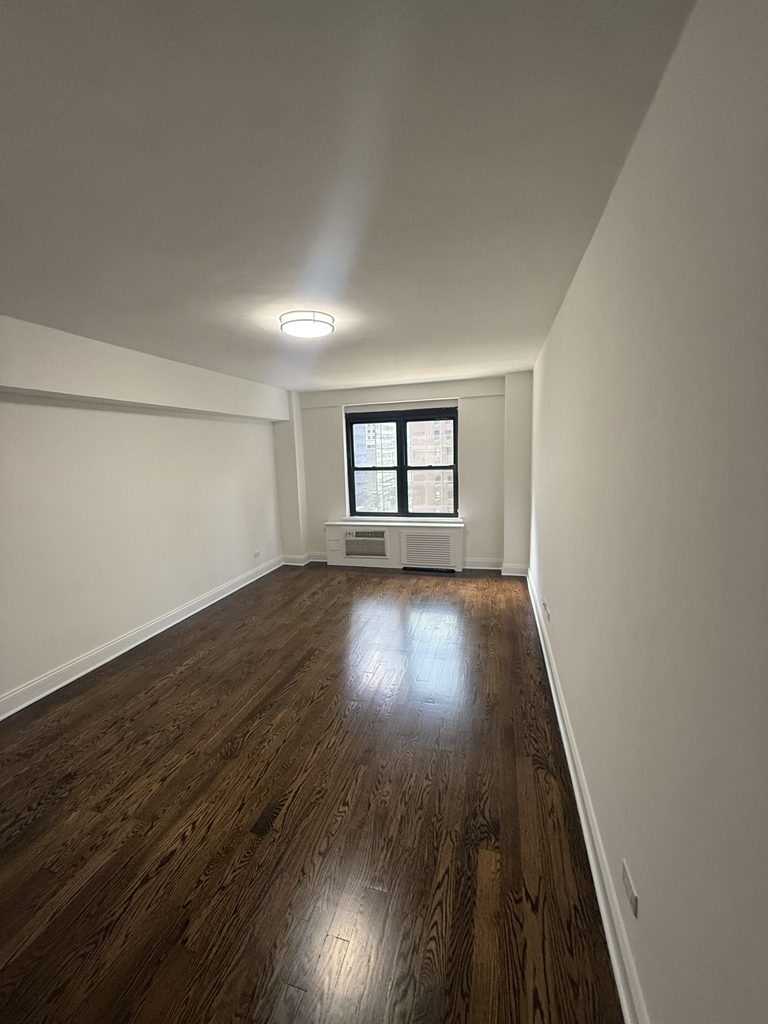 157 East 57th Street - Photo 7