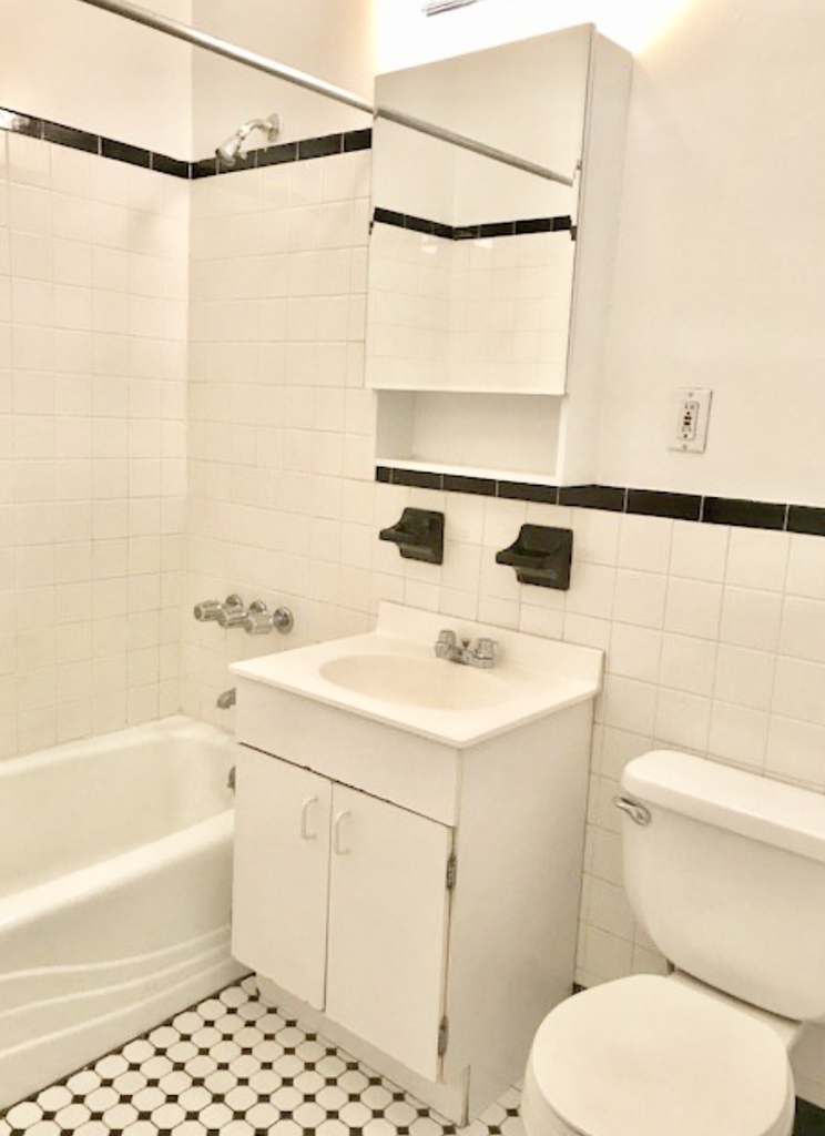 1626 3rd Avenue - Photo 5