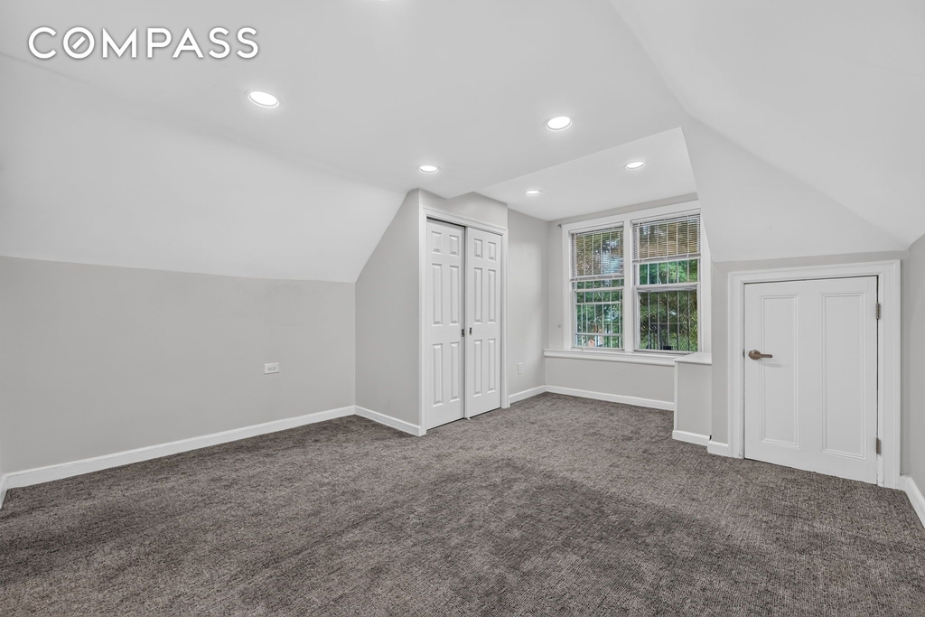 West 263rd Street - Photo 10