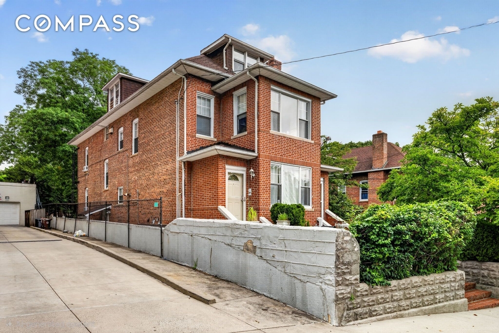 West 263rd Street - Photo 12