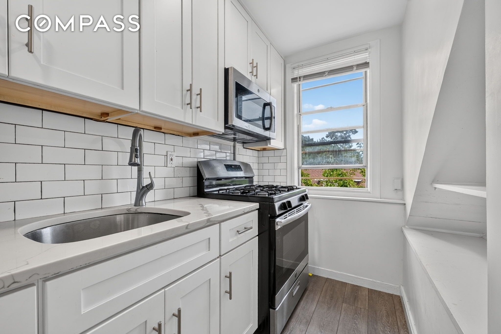 West 263rd Street - Photo 7