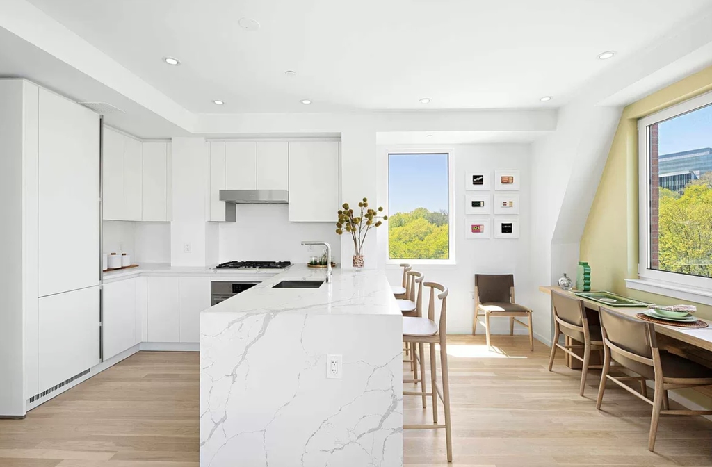 West 135th Street - Photo 5