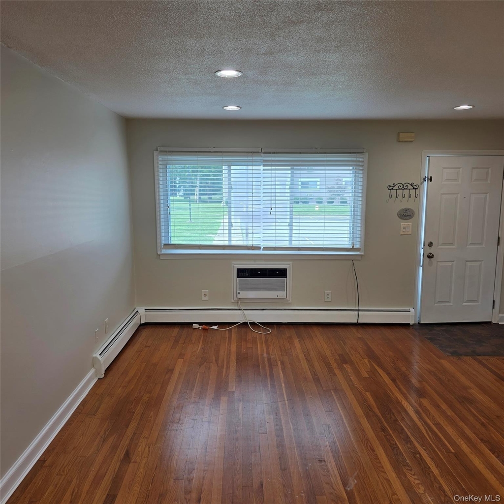3 Fishkill Glen Drive - Photo 2
