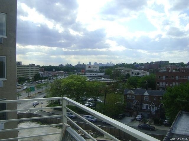 81-15 Queens - Photo 10