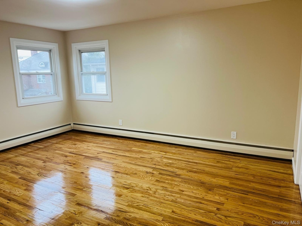 83 Gibson Boulevard - Photo 3