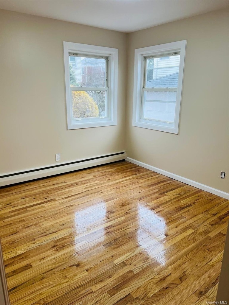 83 Gibson Boulevard - Photo 4