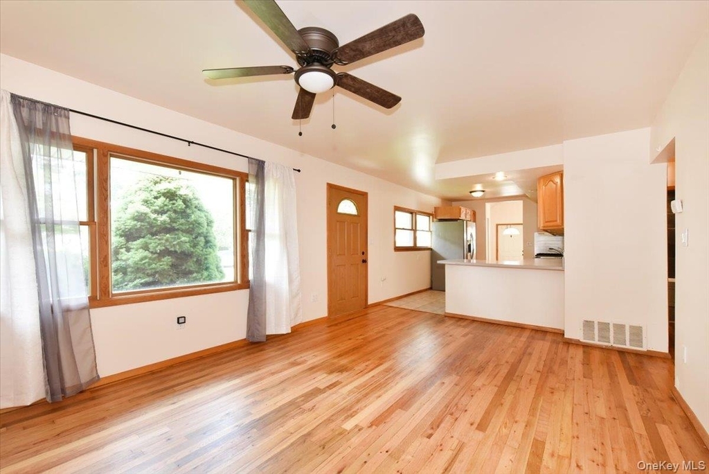 257 Maple Street - Photo 5