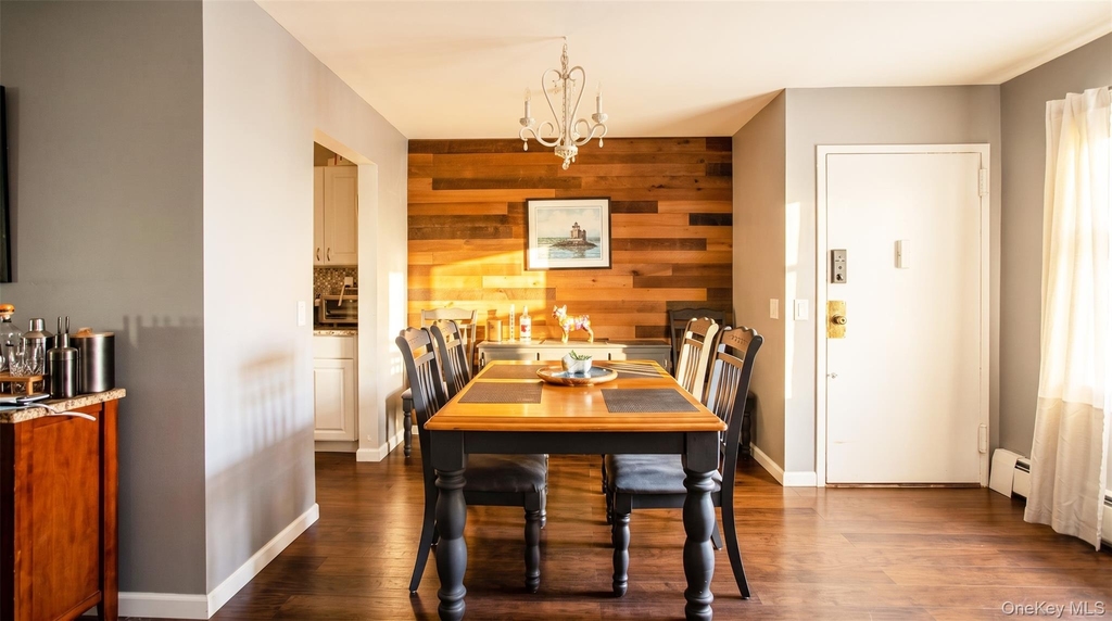 81 Richmond Boulevard - Photo 3