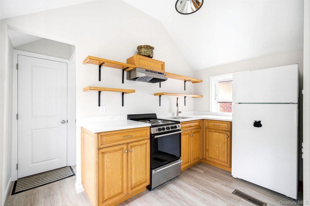 27 Walnut Avenue - Photo 9