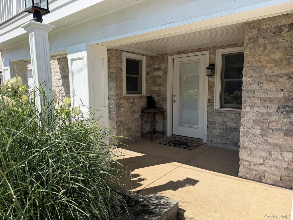 35 Trenton Avenue - Photo 2
