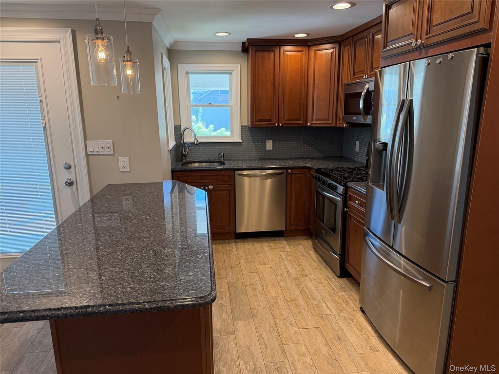 35 Trenton Avenue - Photo 3