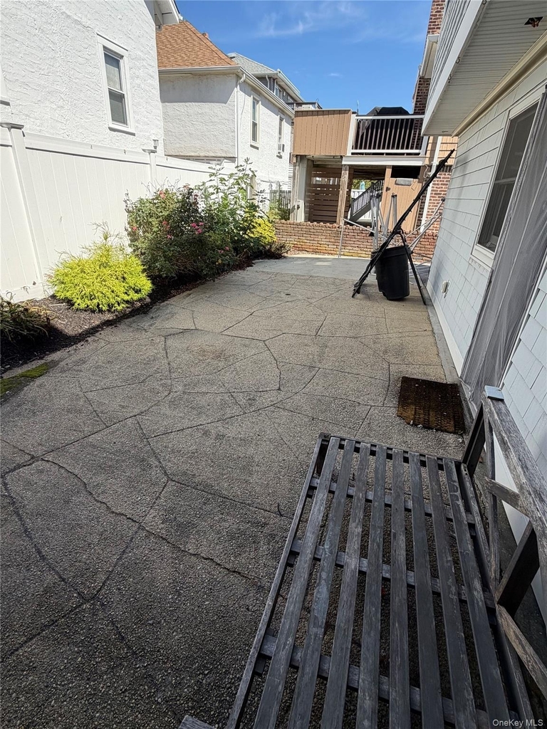 35 Trenton Avenue - Photo 12
