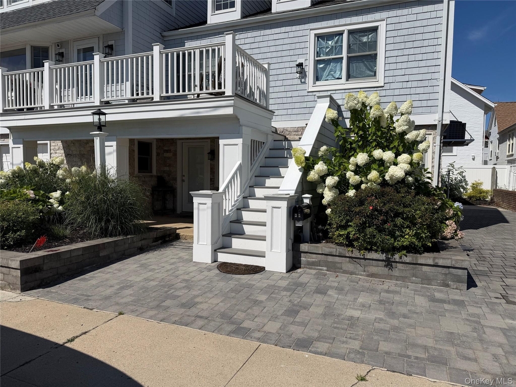 35 Trenton Avenue - Photo 0