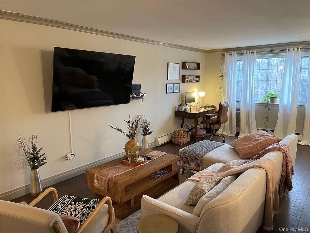 4 Consulate Drive - Photo 1