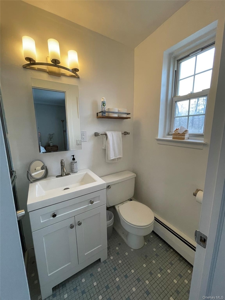 4 Consulate Drive - Photo 8