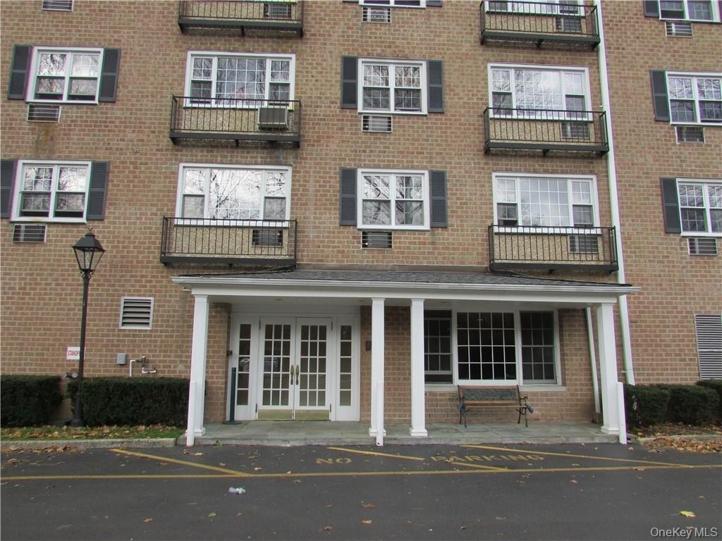 4 Consulate Drive - Photo 13