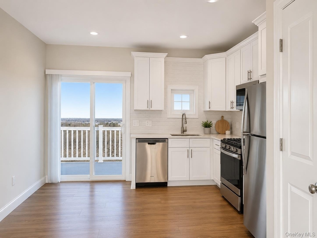 515 Jackson Avenue - Photo 2