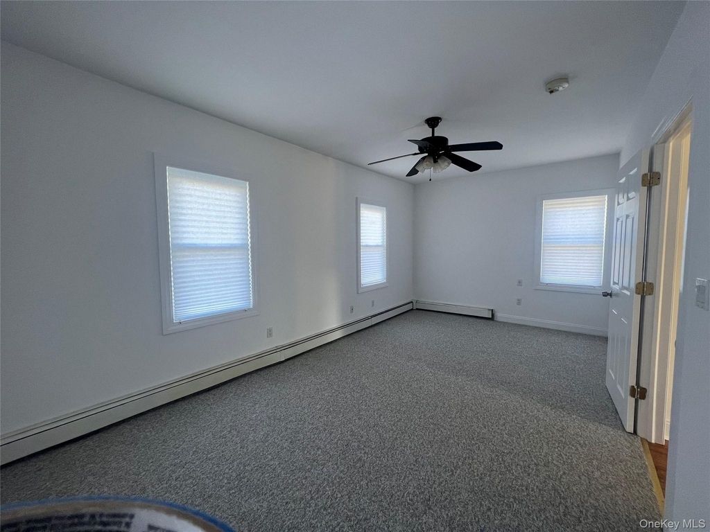 445 W Walnut Street - Photo 3