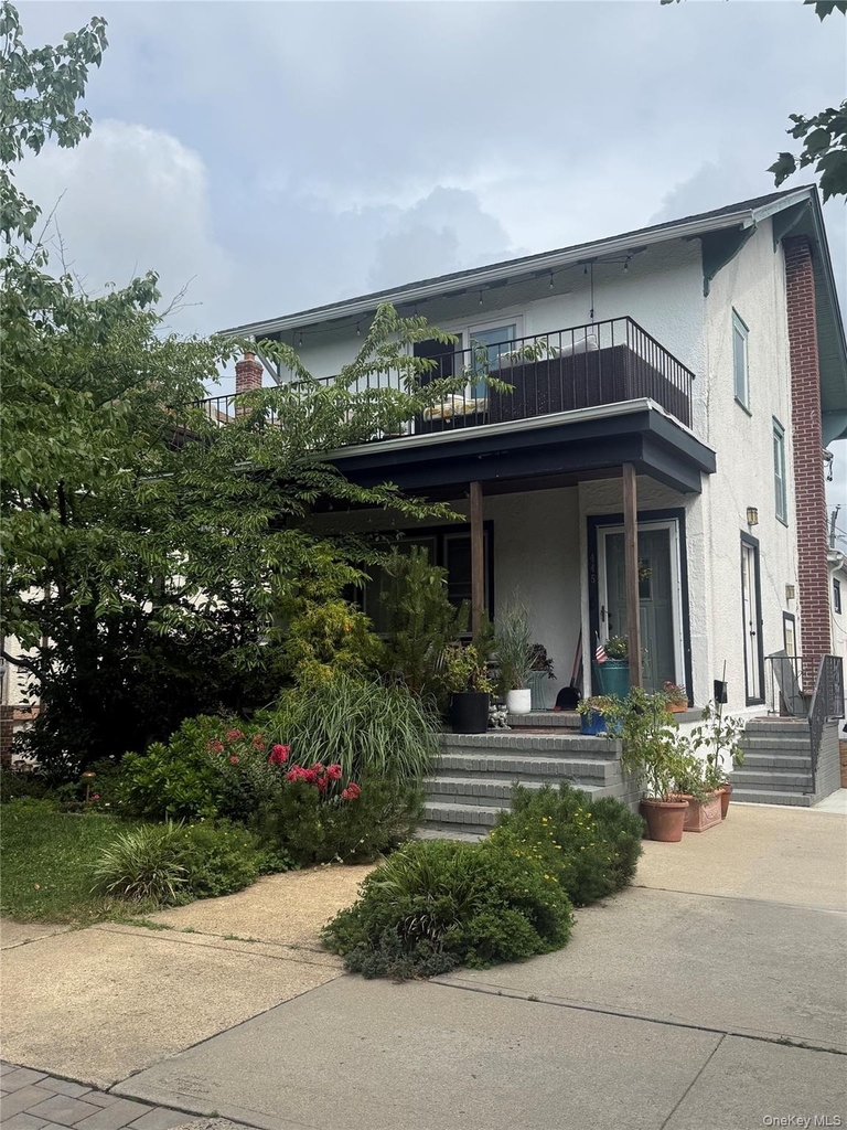 445 W Walnut Street - Photo 5