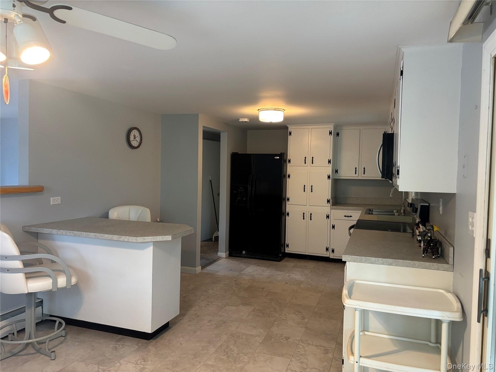 239 Vineyard Avenue - Photo 5