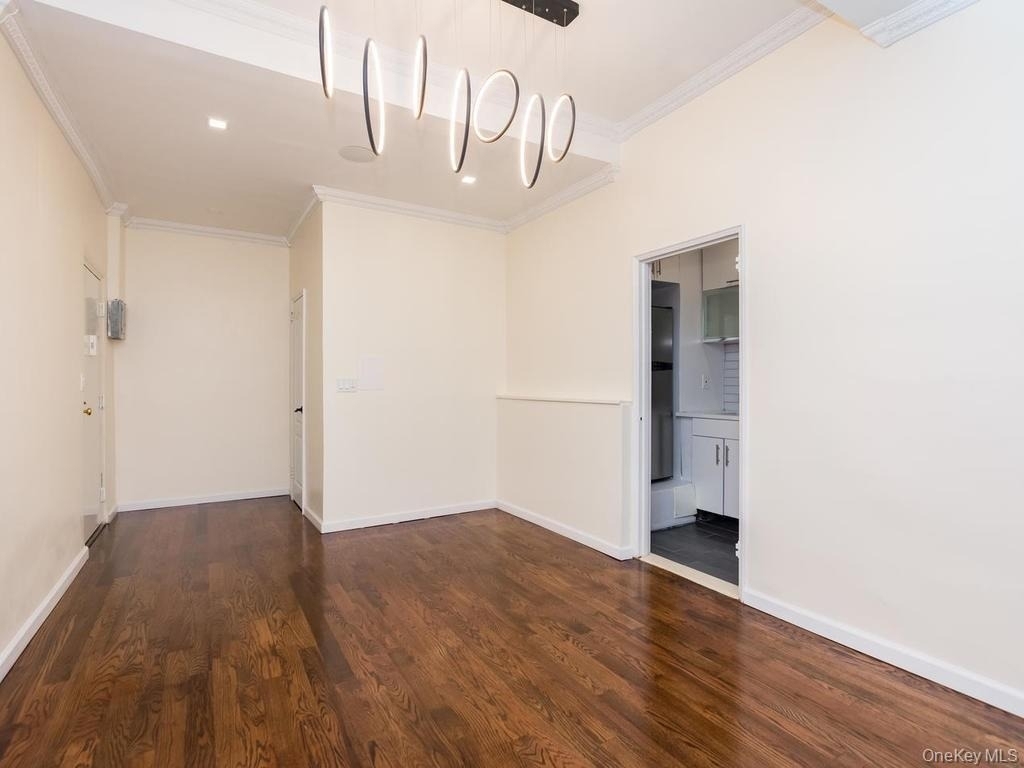 555 Mclean Avenue - Photo 1