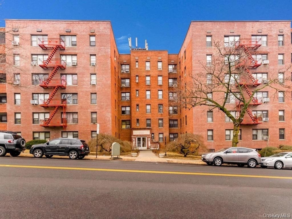 555 Mclean Avenue - Photo 6