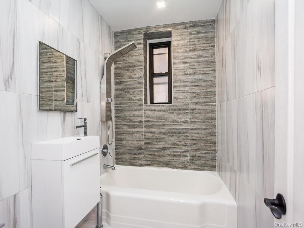 555 Mclean Avenue - Photo 4