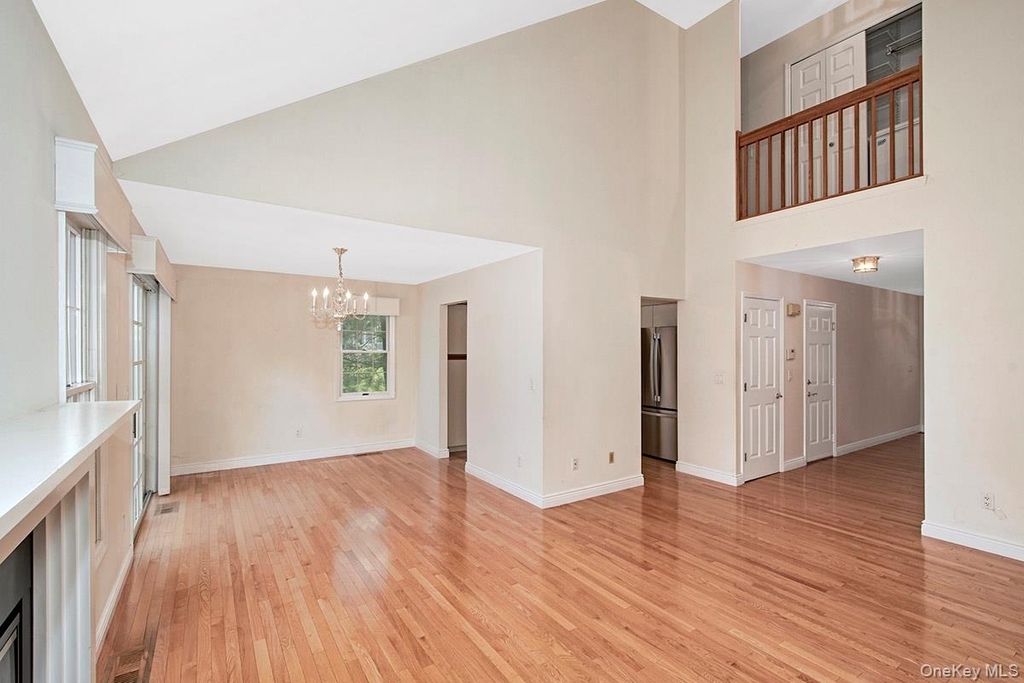 1103 Regent Drive - Photo 6