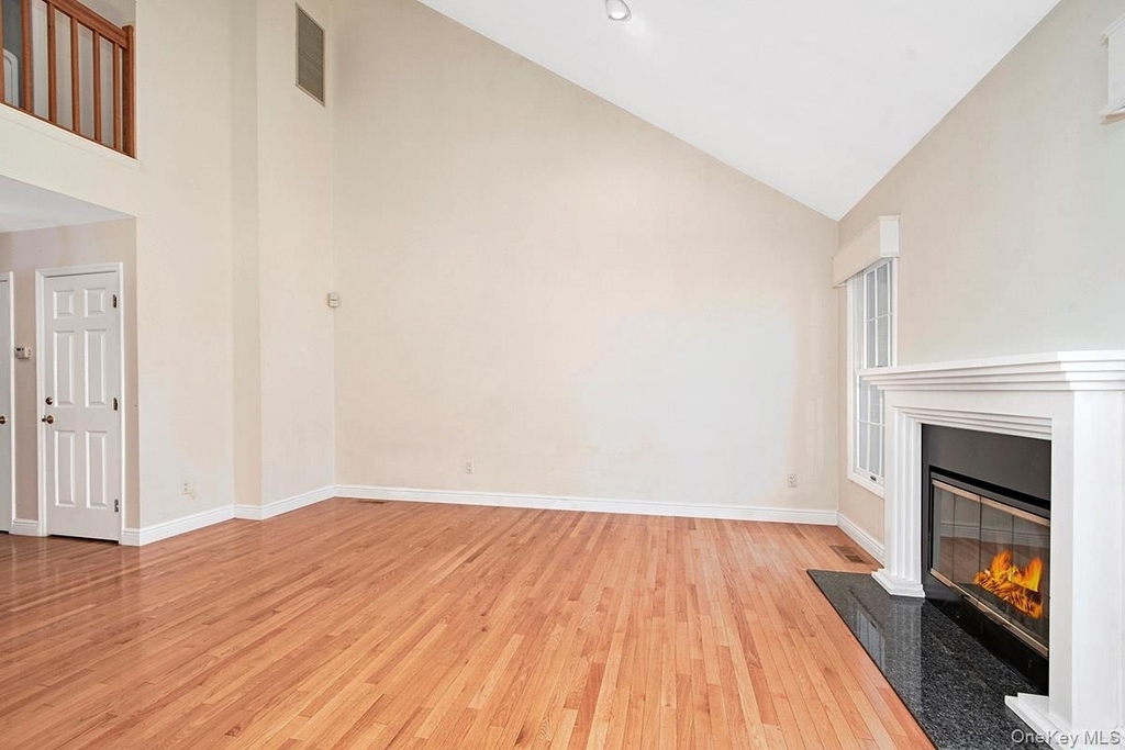 1103 Regent Drive - Photo 7