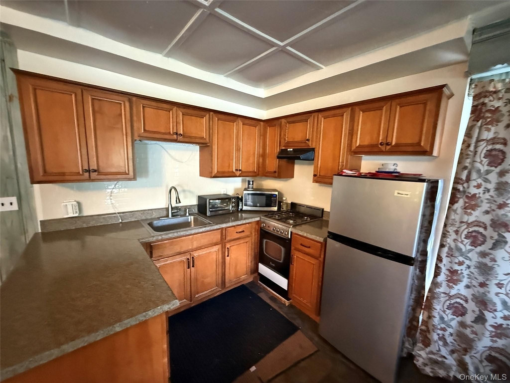 649 Lakes Road - Photo 8