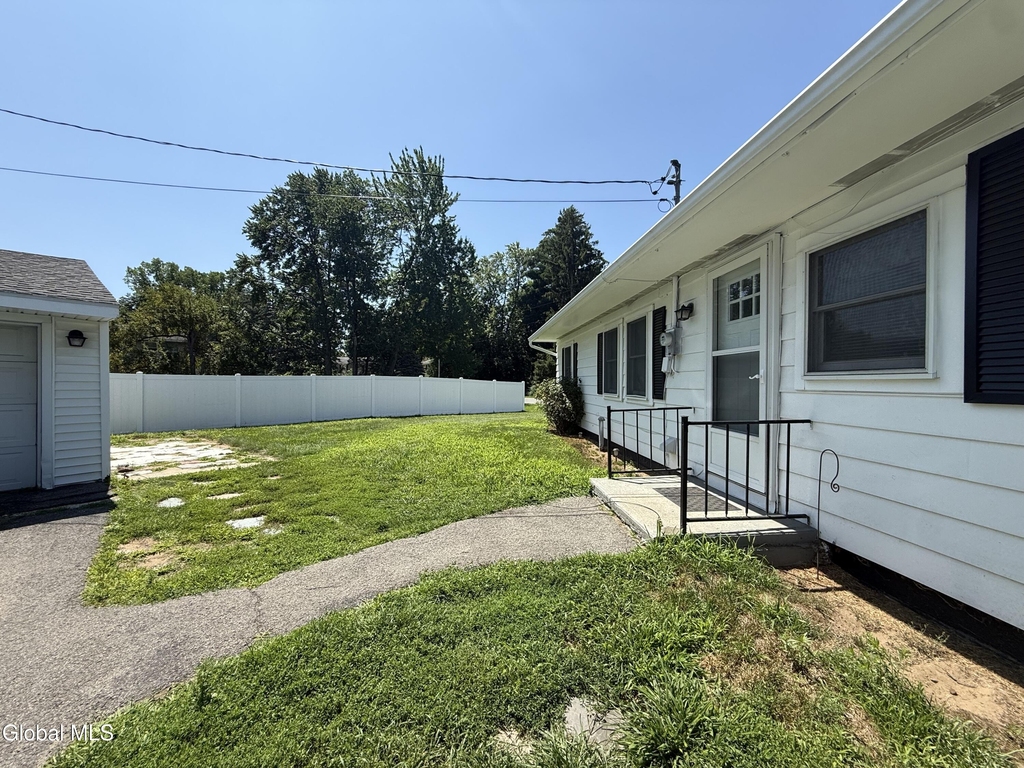 72 Lincoln Avenue - Photo 10