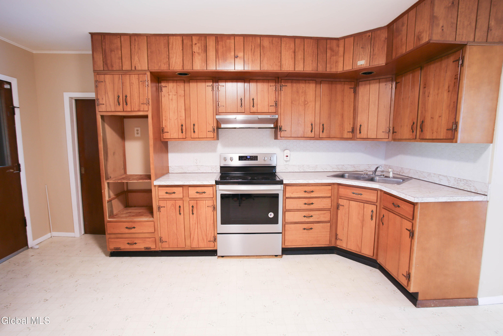 31 Willow Street - Photo 10