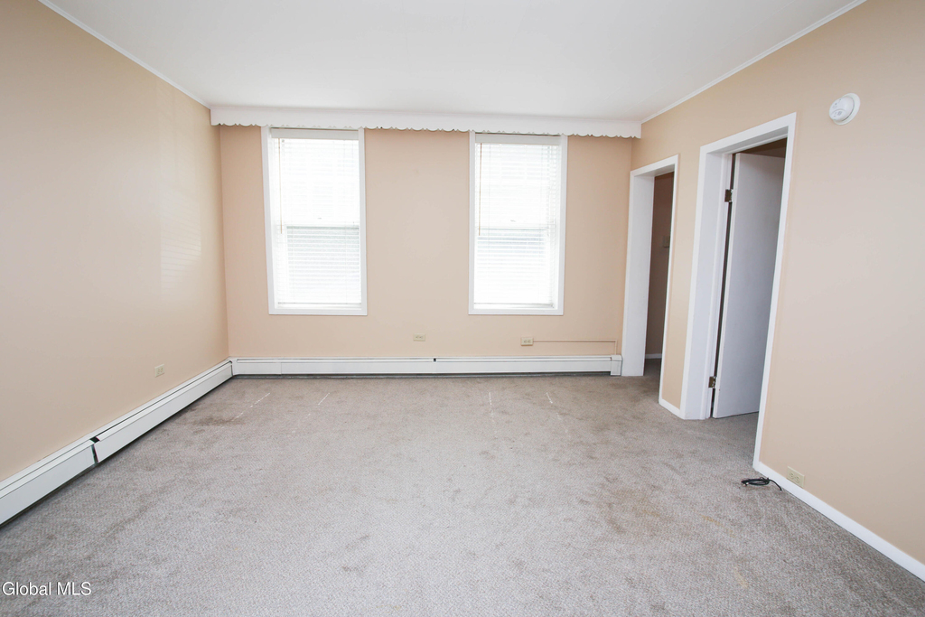 31 Willow Street - Photo 3