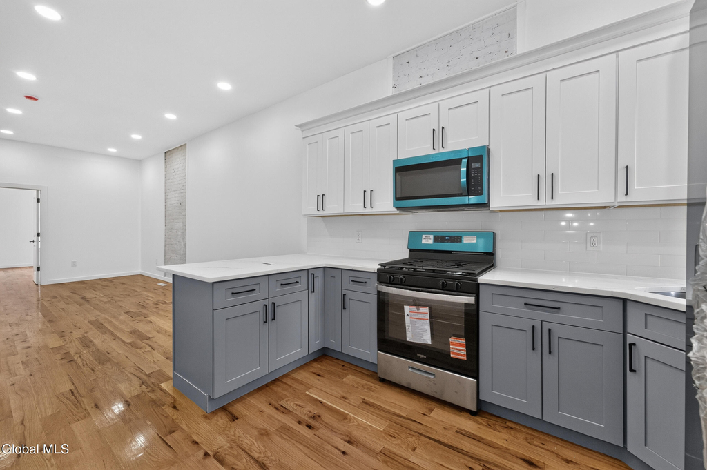 28 White Street - Photo 10