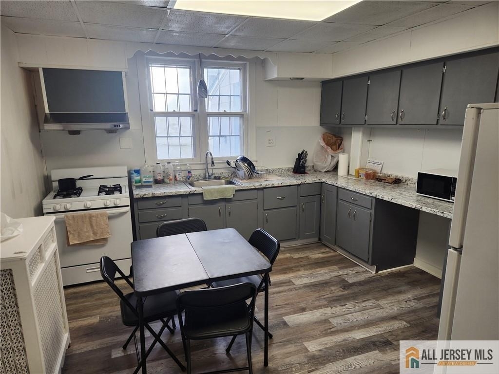 7 N Georgia Avenue - Photo 1