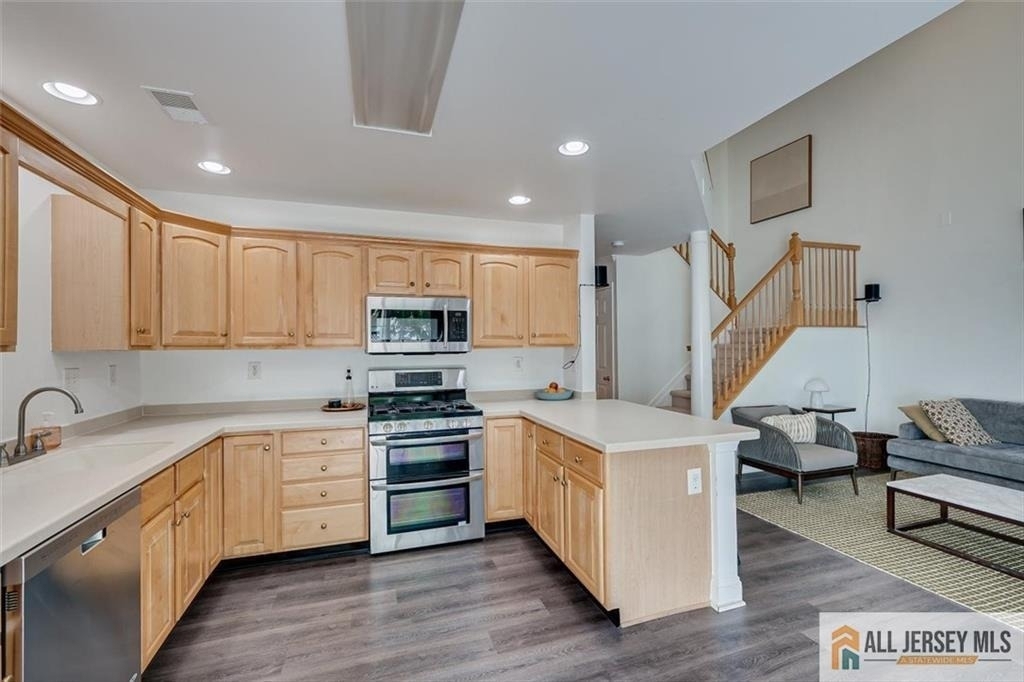 403 Somerset Court - Photo 13