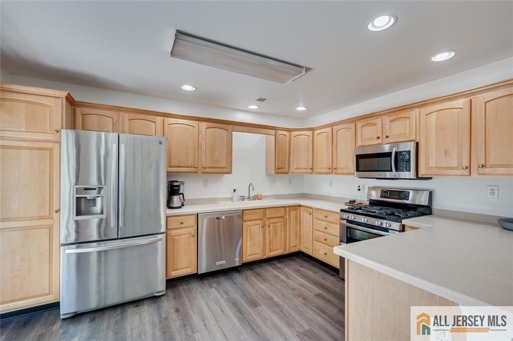 403 Somerset Court - Photo 12