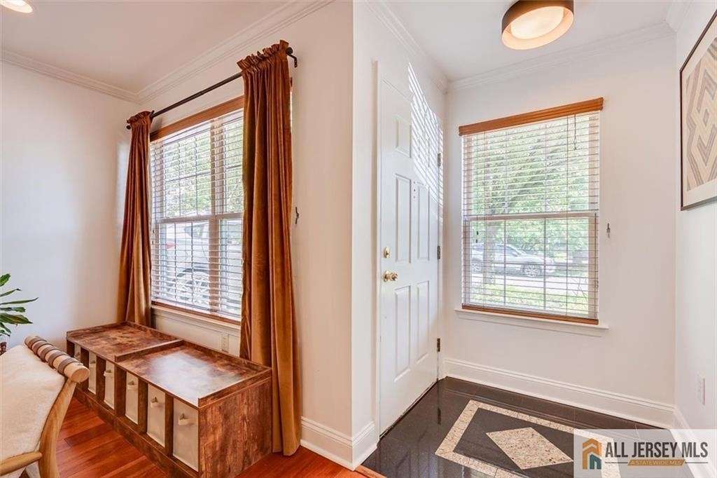 403 Somerset Court - Photo 2