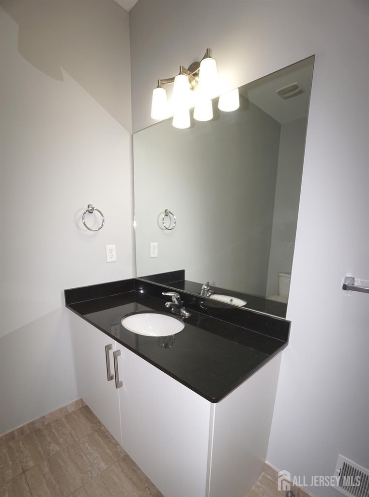 1299 St. George Avenue - Photo 8