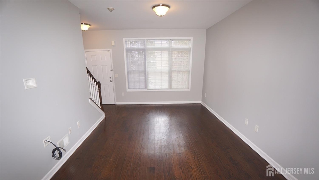 1299 St. George Avenue - Photo 5
