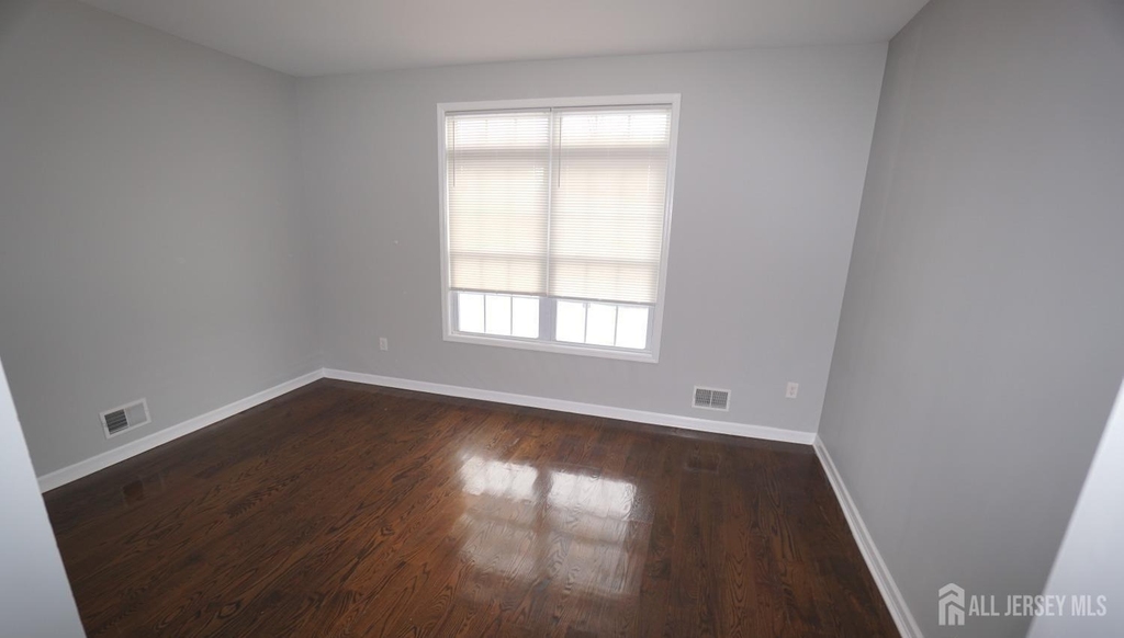 1299 St. George Avenue - Photo 11