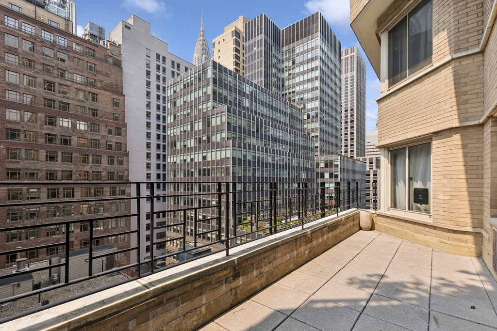 225 E 46th Street - Photo 0