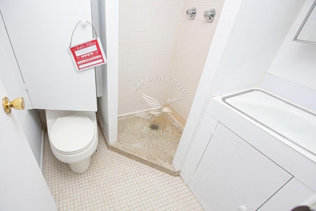 67 W 83rd Street - Photo 24
