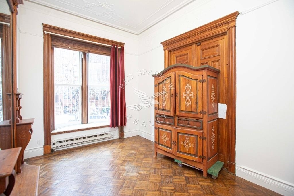 67 W 83rd Street - Photo 11
