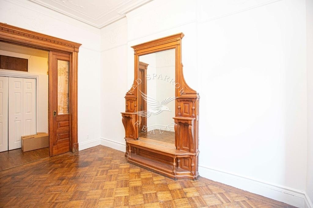 67 W 83rd Street - Photo 12